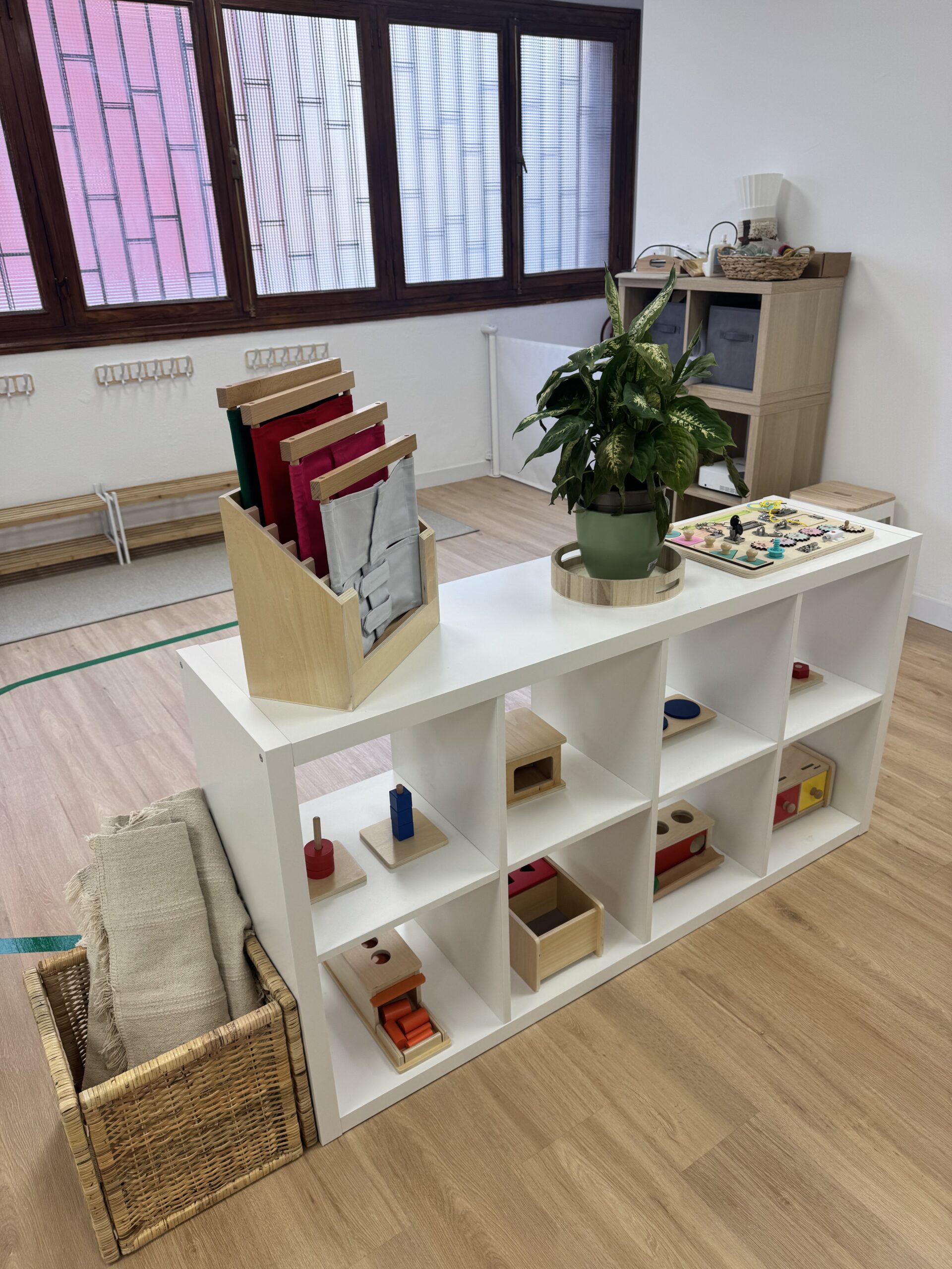 Baby lingual interior